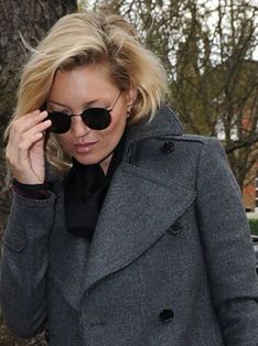 Kate Moss w RayBan 3447.jpg
